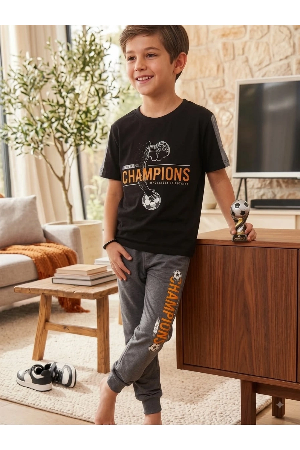 Siyah ve grili erkek çocuk pijama takımı