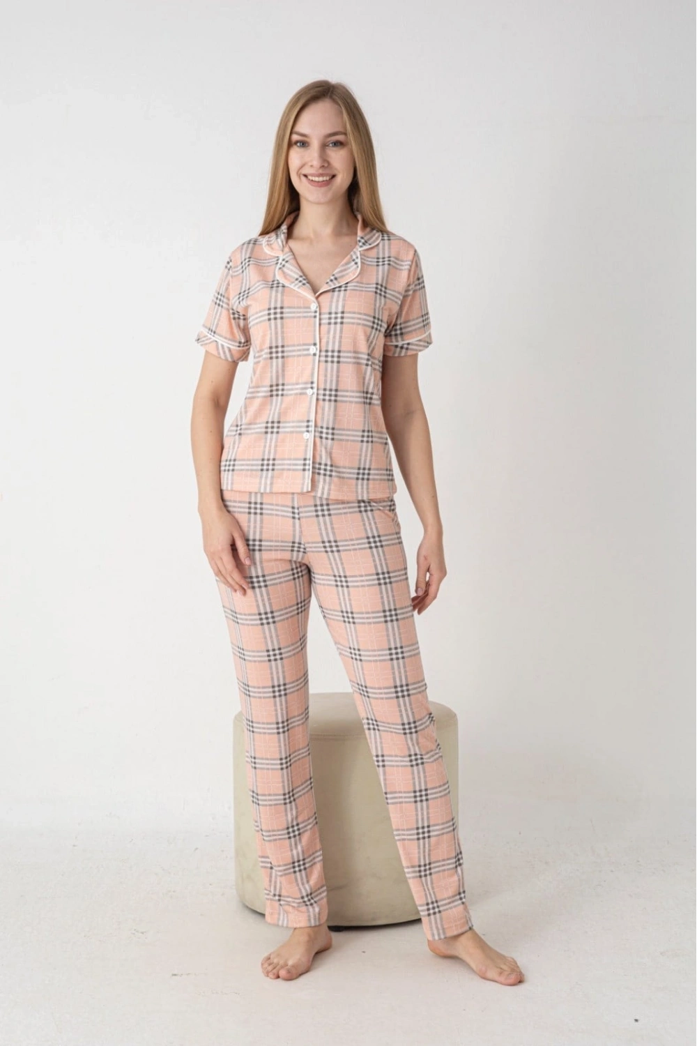 Somon rengi önden düğmeli pijama takımı