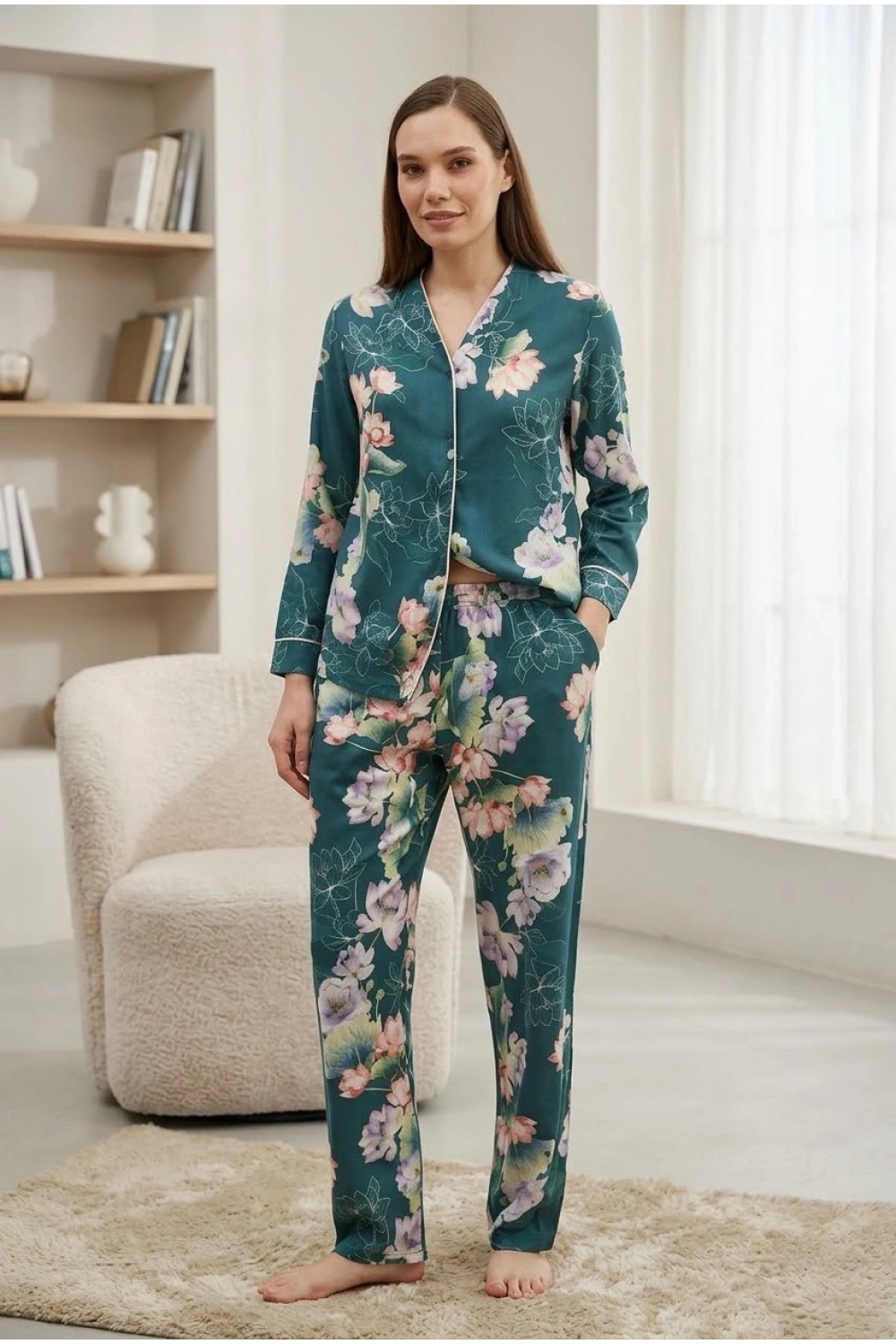 Yeşil çiçek desenli yakasız önden düğmeli pijama takımı