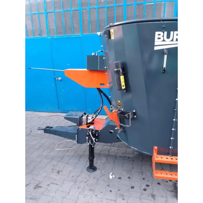 3 M3 ÇEKİLİR YEM KARMA MAKİNESİ