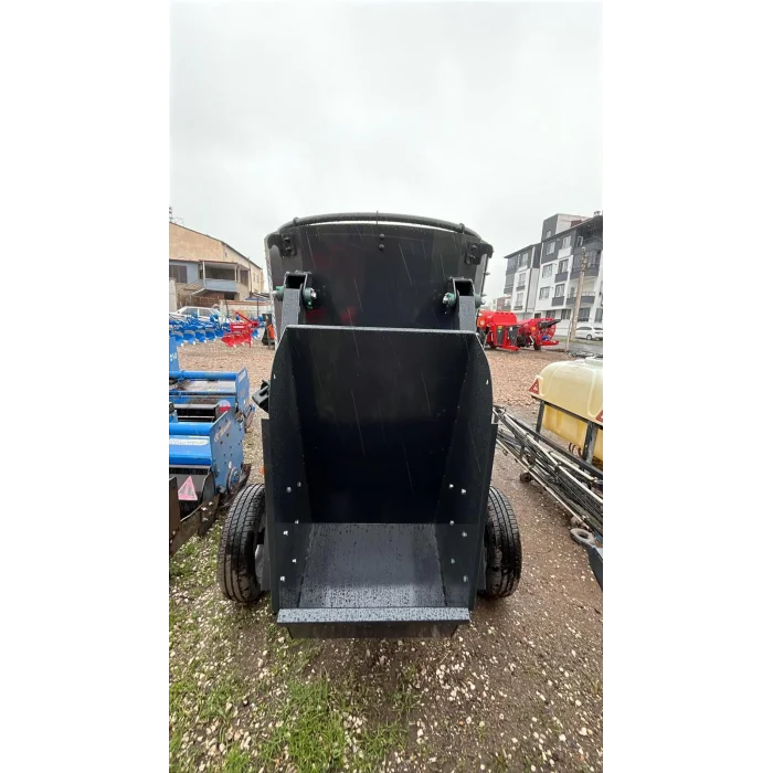 2,5 M3 ÇEKİLİR YEM KARMA MAKİNESİ