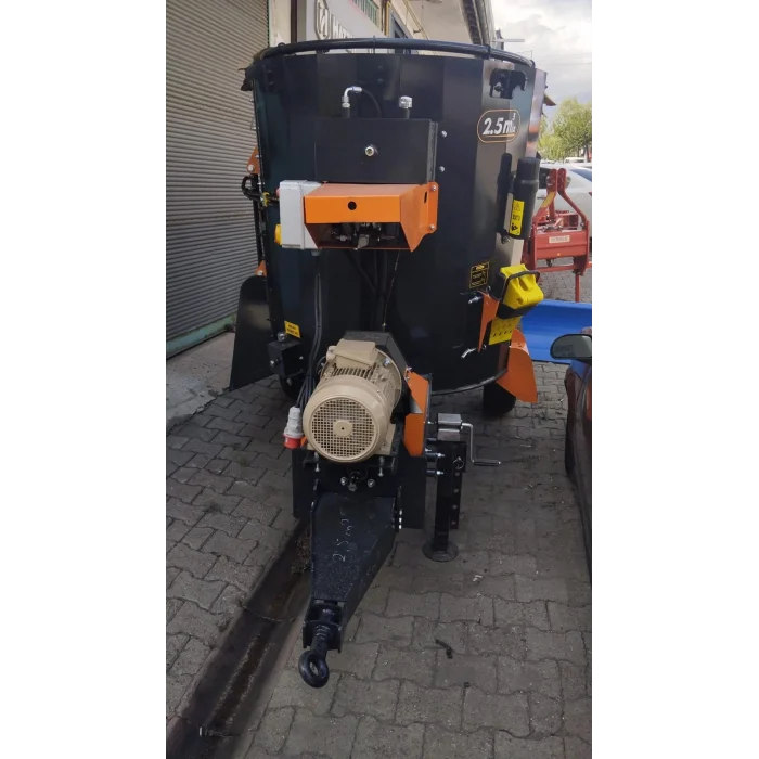 2,5 M3 ÇEKİLİR YEM KARMA MAKİNESİ ŞAFTLI - ELEKTRİKLİ