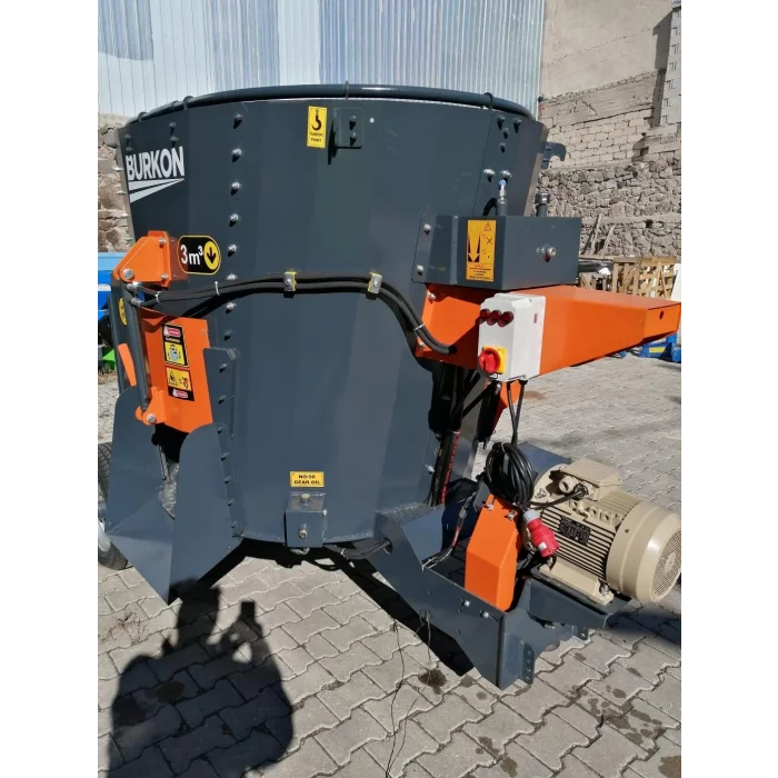 3 M3 ÇEKİLİR YEM KARMA MAKİNESİ ŞAFTLI - ELEKTRİKLİ