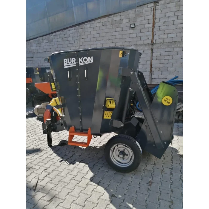 3 M3 ÇEKİLİR YEM KARMA MAKİNESİ ŞAFTLI - ELEKTRİKLİ