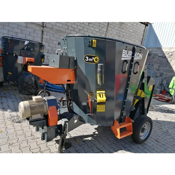 3 M3 ÇEKİLİR YEM KARMA MAKİNESİ ŞAFTLI - ELEKTRİKLİ