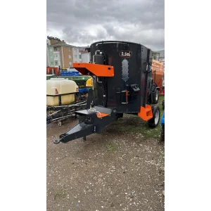 2,5 M3 ÇEKİLİR YEM KARMA MAKİNESİ