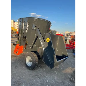 4 M3 ÇEKİLİR YEM KARMA MAKİNESİ