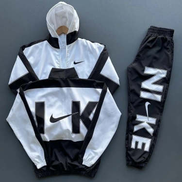 Sırt Detay Paraşüt Eşofman Takımı