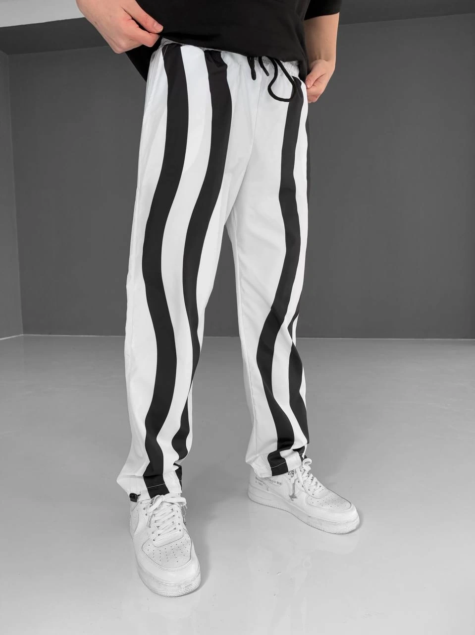 Diyagonal Tasarım Paraşüt Eşofman - Beyaz