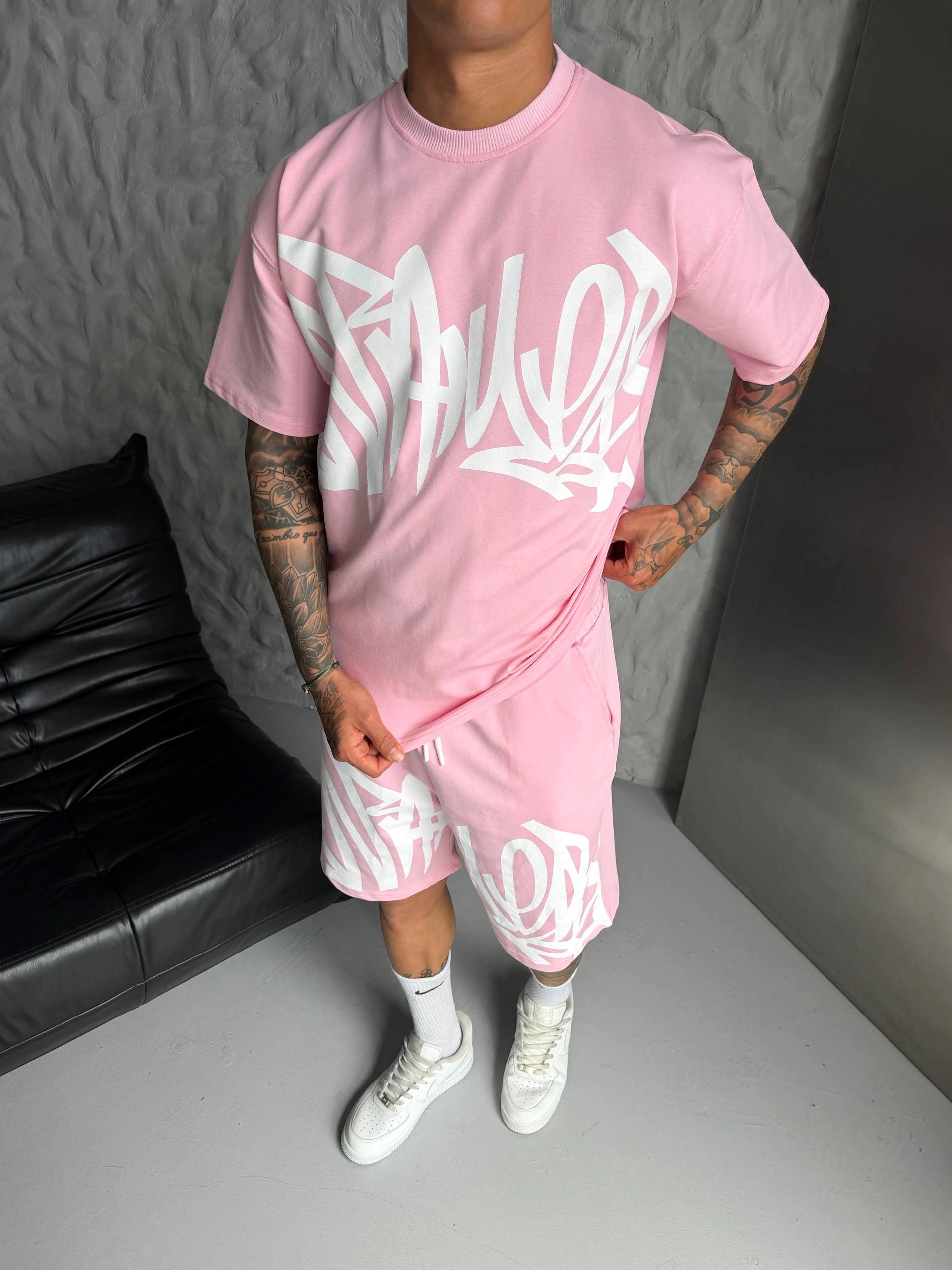 Graffiti Baskılı Unisex Şortlu Takım-Pembe