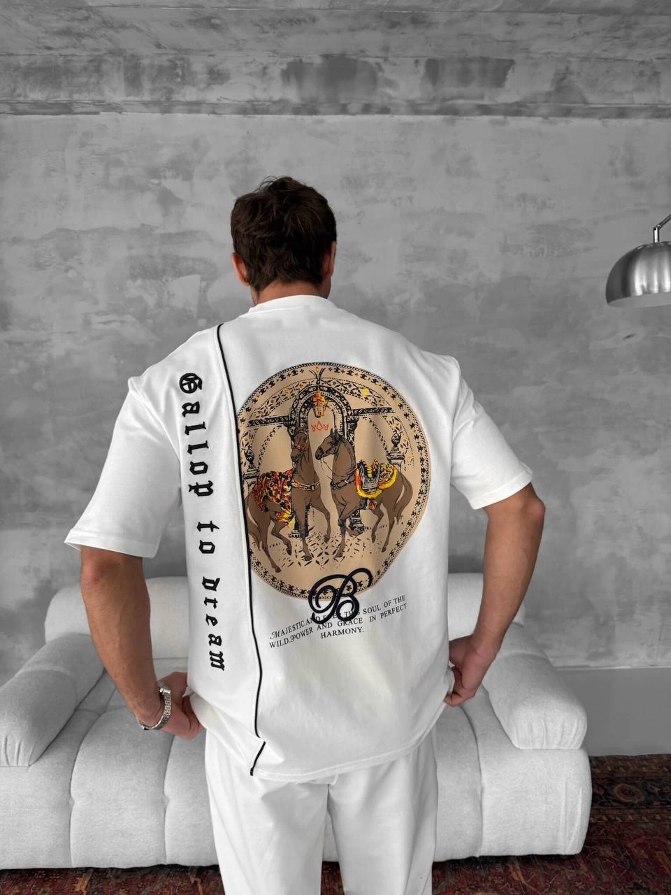 Horse Sırt Baskılı Unisex Tshirt - Beyaz
