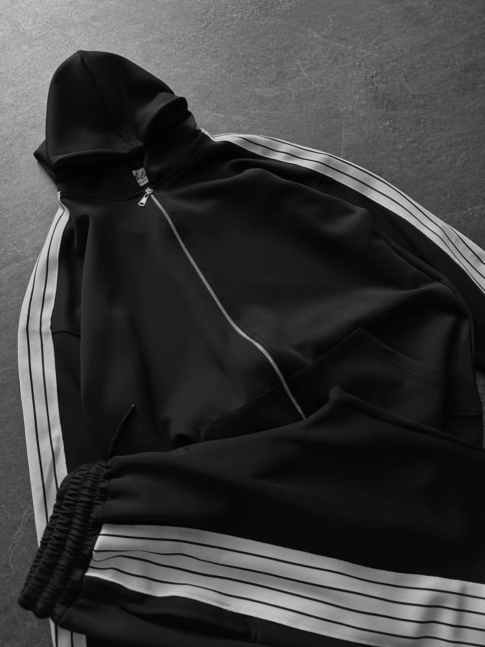 Kapüşonlu Şardonlu Eşofman Takımı-Siyah