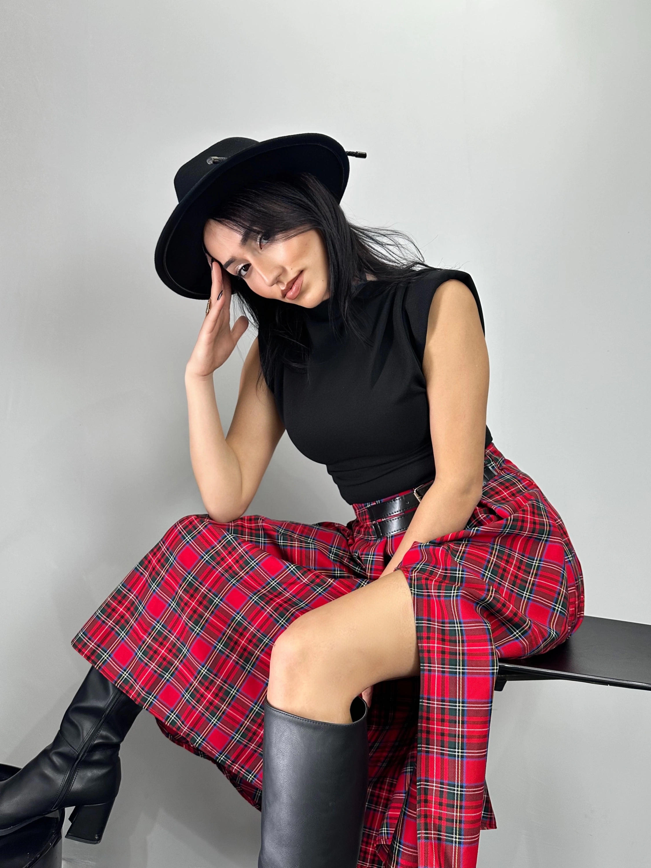 Kemerli Yırtmaçlı Ekose Desen Etek