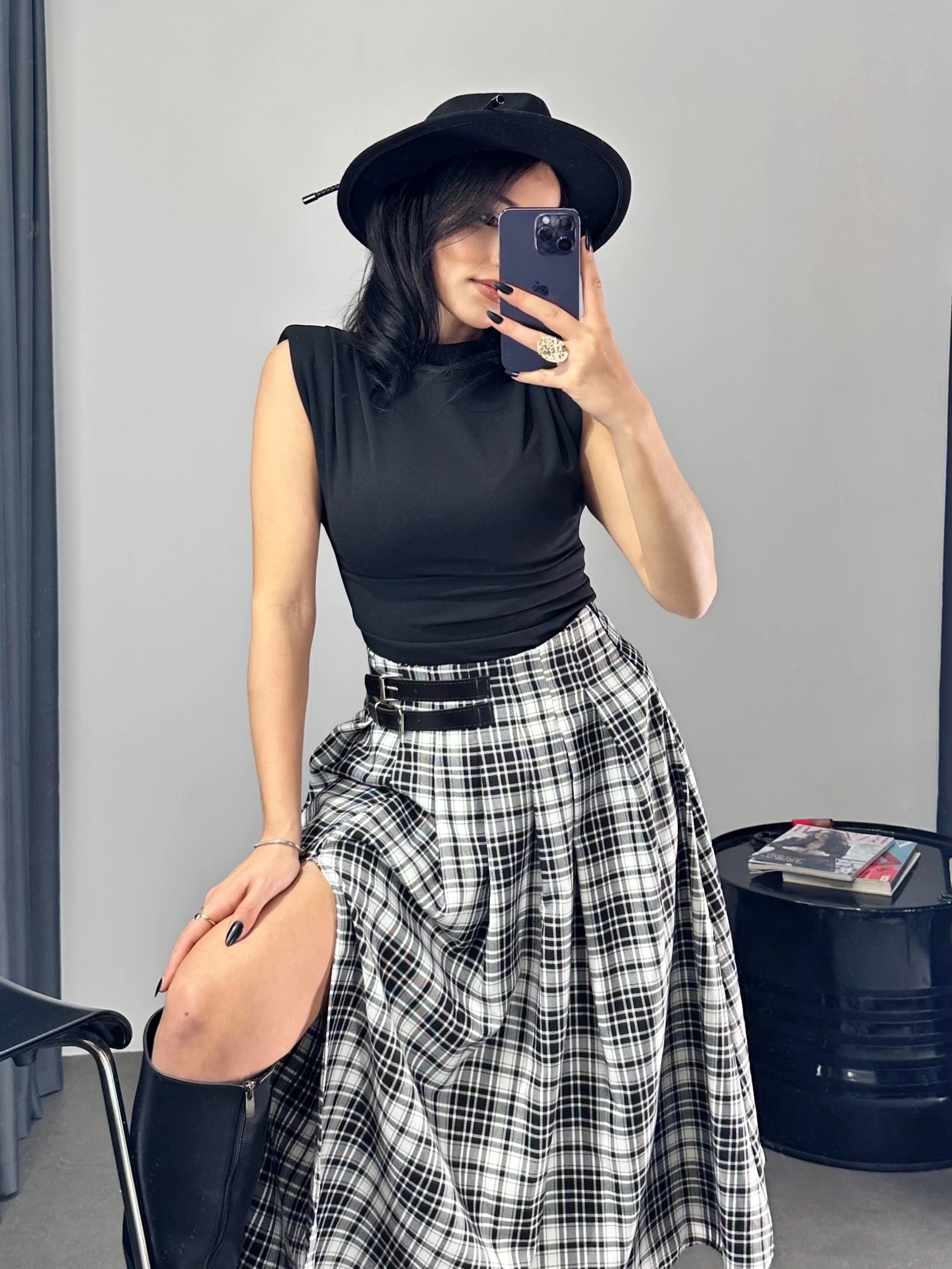 Kemerli Yırtmaçlı Ekose Desen Etek