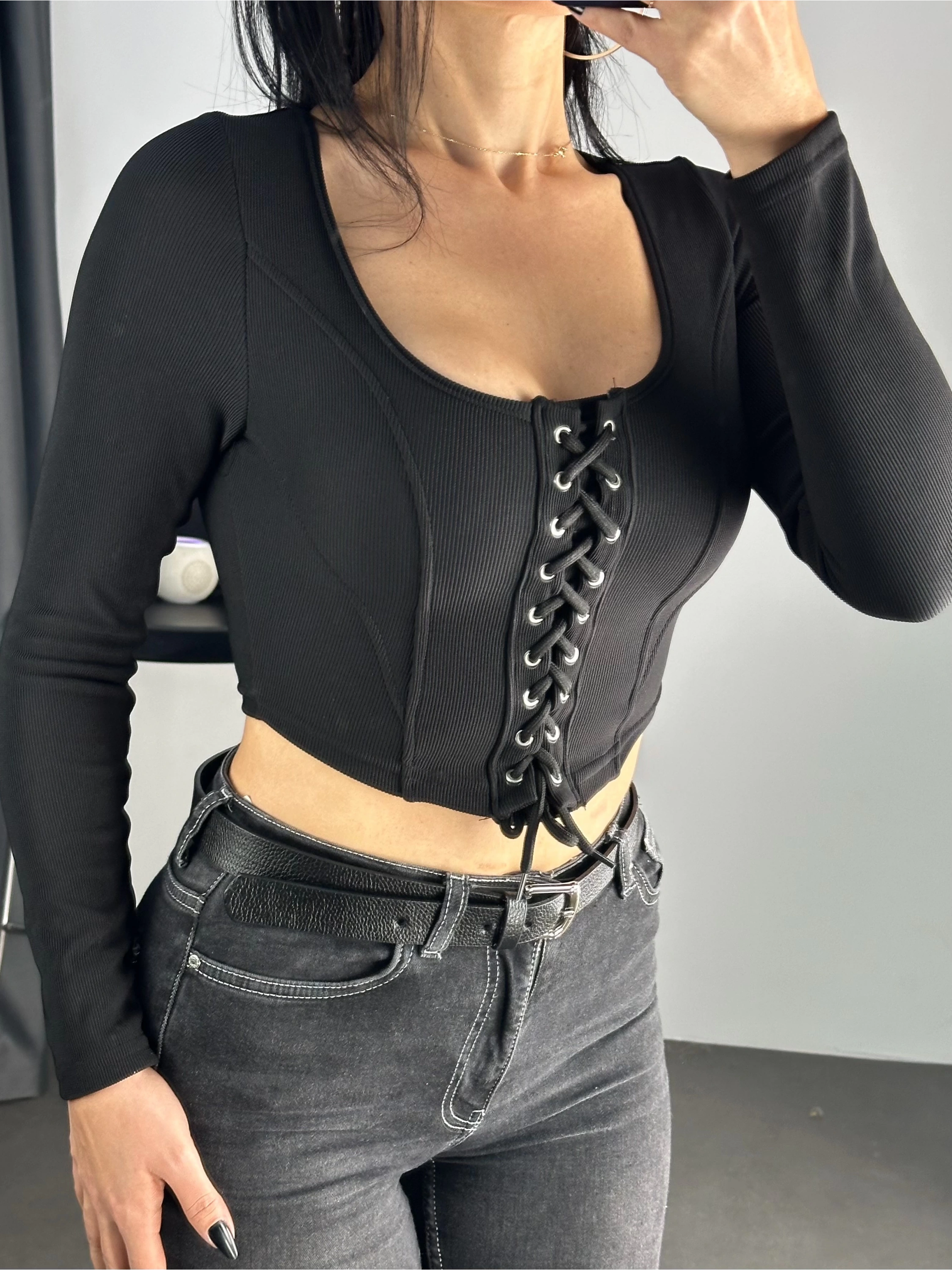 Kuş Gözü Bağcık Detaylı Crop