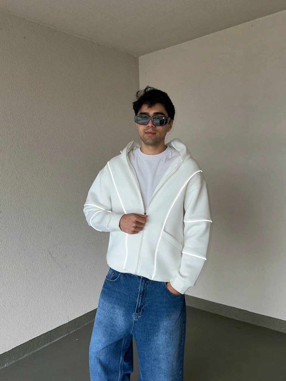 Reflektör Detaylı Maskeli Hoodie-Beyaz