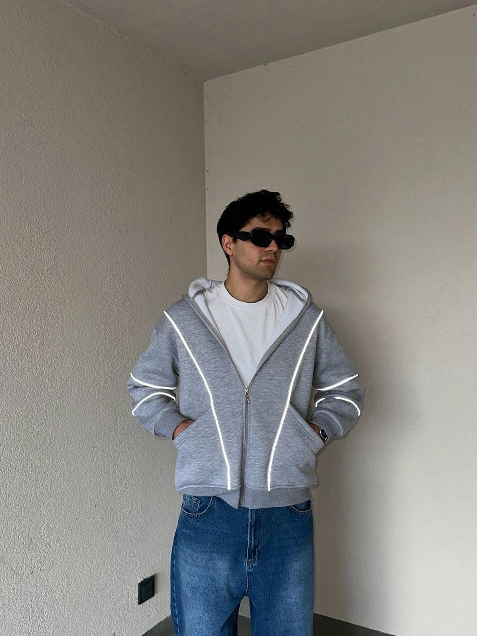 Reflektör Detaylı Maskeli Hoodie-Gri