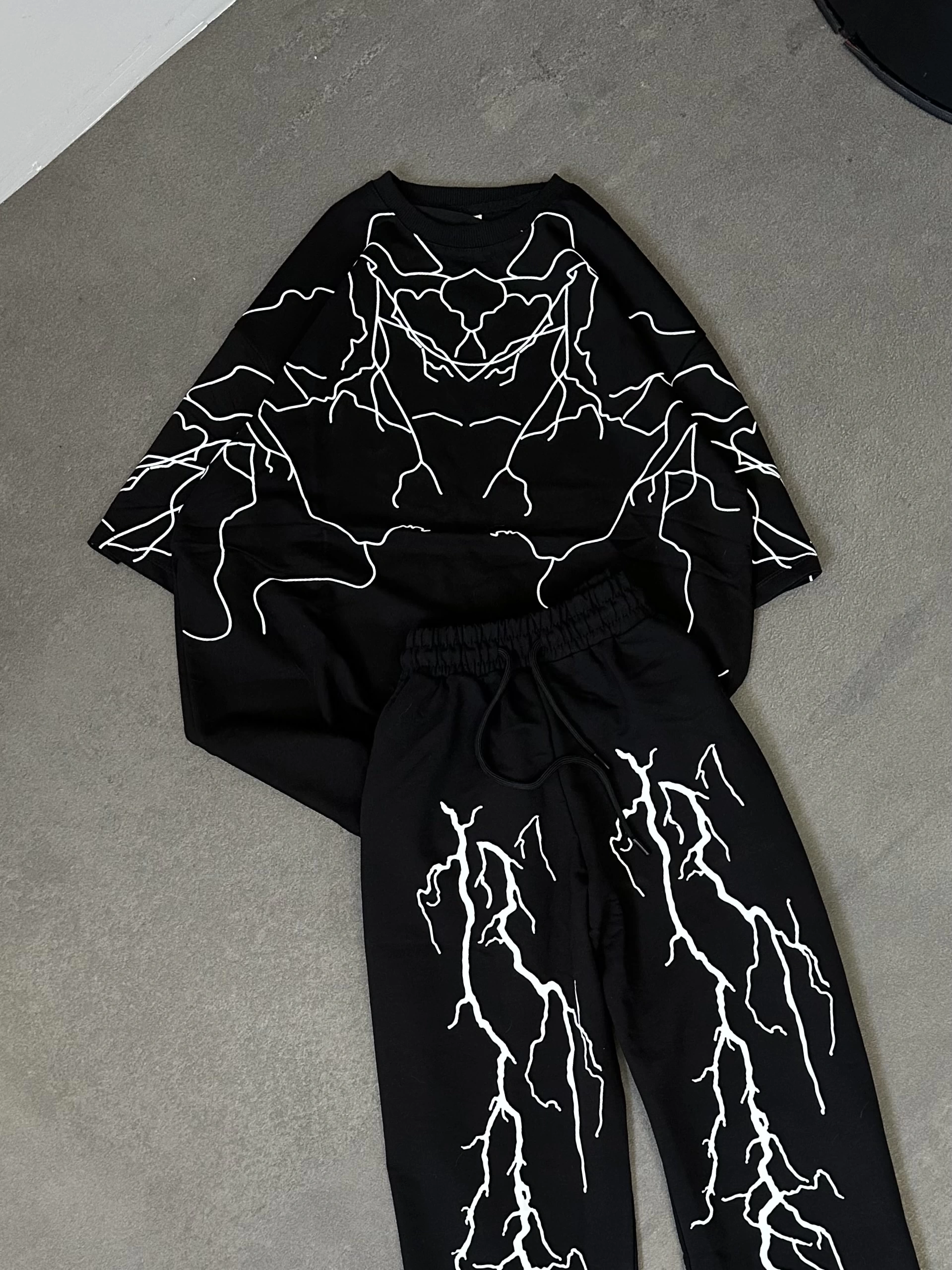 Şimşek Baskılı Unisex Eşofman Takımı-Siyah