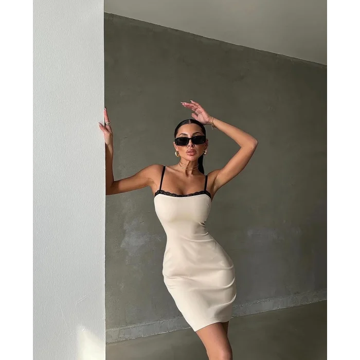 Dantel detay mini elbise