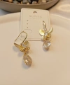 Xuping Jewelry 14 Ayar Altın Kaplama Kristal Damla Detaylı Kelebek Küpe (4 cm)