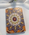 Kahverengi ve Turuncu Mandala Desenli Işıltılı Dikdörtgen Cep Aynası (7x1 cm)