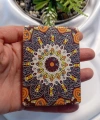 Kahverengi ve Turuncu Mandala Desenli Işıltılı Dikdörtgen Cep Aynası (7x1 cm)
