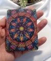 Koyu Zeminli Canlı Mandala Desenli Işıltılı Dikdörtgen Cep Aynası (7x1 cm)
