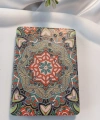 Yeşil ve Turuncu Tonlarında Mandala Desenli Işıltılı Dikdörtgen Cep Aynası (7x1 cm)