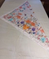 90x90 Çiçek Desenli Saten Fular – Krem