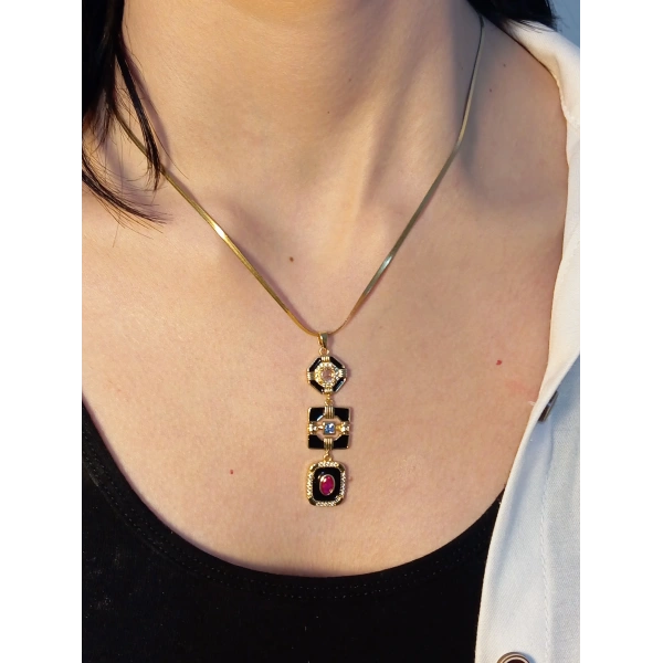 Üç Renk, Tek Hikaye: Üçlü Tılsım (Trinity) Kolye – Euro Aksesuar