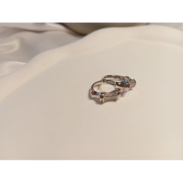 Xuping Taş Detaylı Boğumlu Halka Küpe (2 cm)