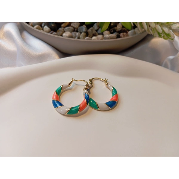 Xuping Gold Kaplama Renkli Emaye İşlemeli Üçlü Sarmal Halka Küpe (3 cm)