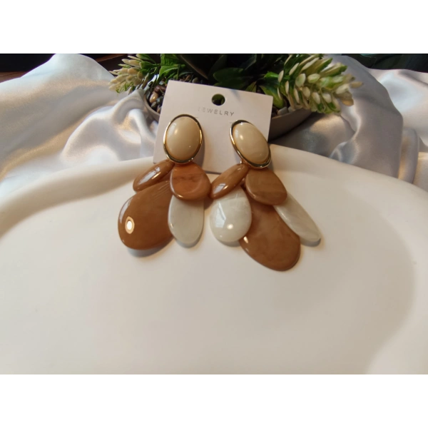 Euro Aksesuar Kadın Krem ve Kahve Tonlu Reçine Damla Küpe - Vintage Stil Büyük Boy Sallantılı Bijuteri Küpe