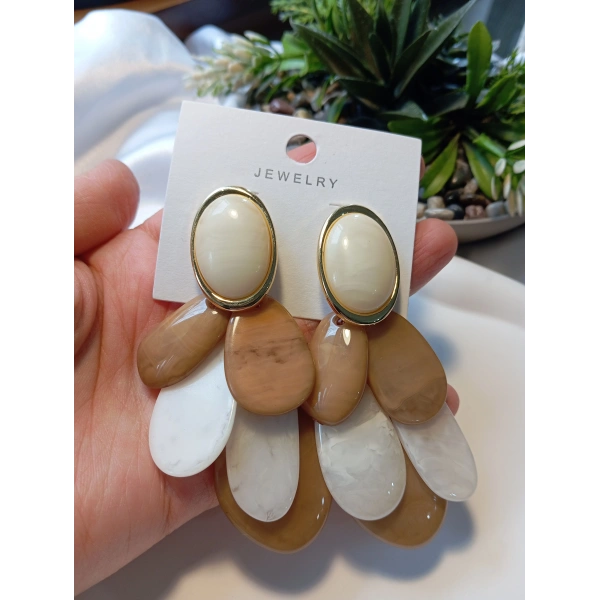Euro Aksesuar Kadın Krem ve Kahve Tonlu Reçine Damla Küpe - Vintage Stil Büyük Boy Sallantılı Bijuteri Küpe