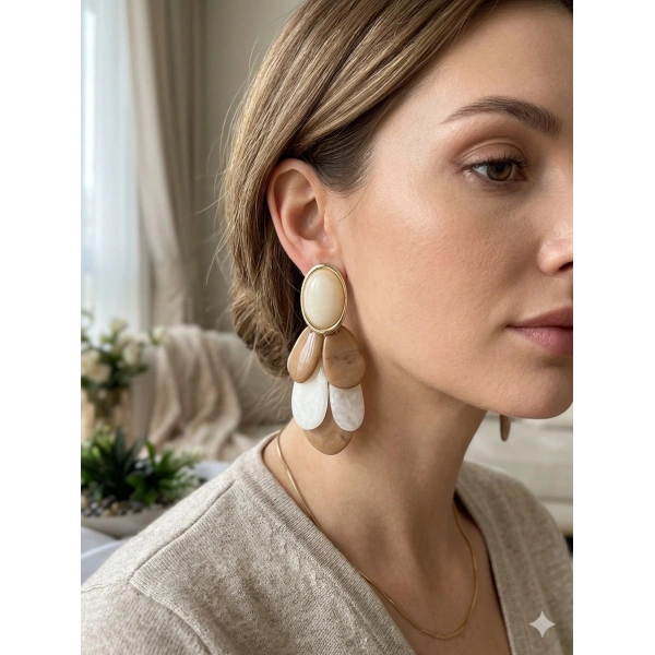 Euro Aksesuar Kadın Krem ve Kahve Tonlu Reçine Damla Küpe - Vintage Stil Büyük Boy Sallantılı Bijuteri Küpe