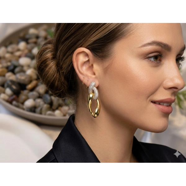 4 cm Işıltılı Zincir Formlu Lüks Küpe - Altın Kaplama Pave Taşlı İkili Geçmeli Küpe