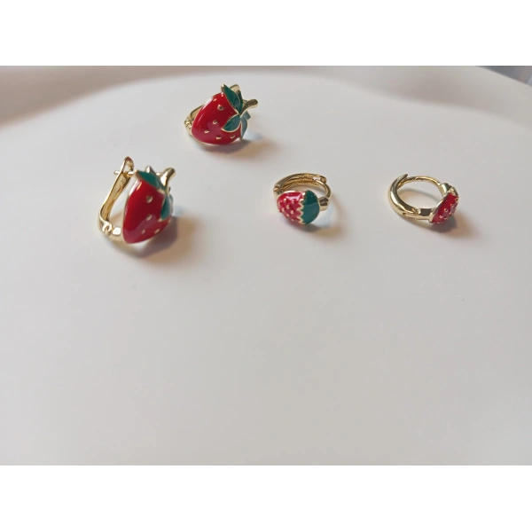 Euro Aksesuar Xuping Gold Çilek Figürlü Mine İşlemeli Çocuk ve Kadın Küpesi