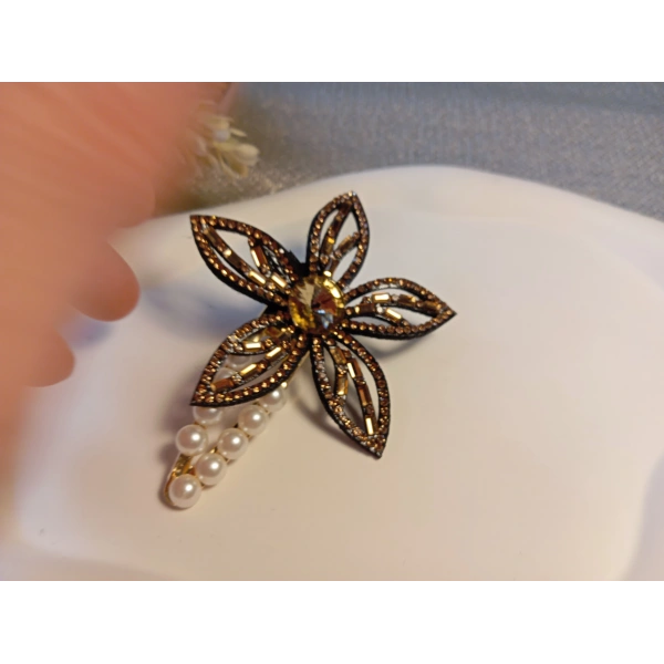 Euro Aksesuar Kristal Taşlı Çiçek Figürlü ve İncili Lüks Yan Toka Seti (Siyah, Gold, Gümüş)