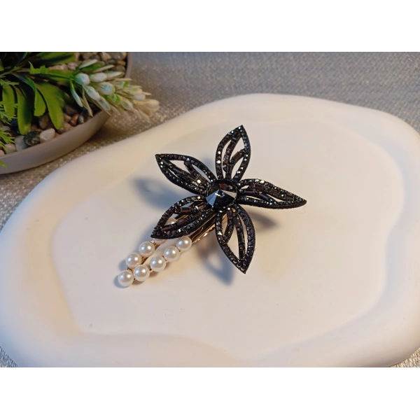 Euro Aksesuar Kristal Taşlı Çiçek Figürlü ve İncili Lüks Yan Toka Seti (Siyah, Gold, Gümüş)