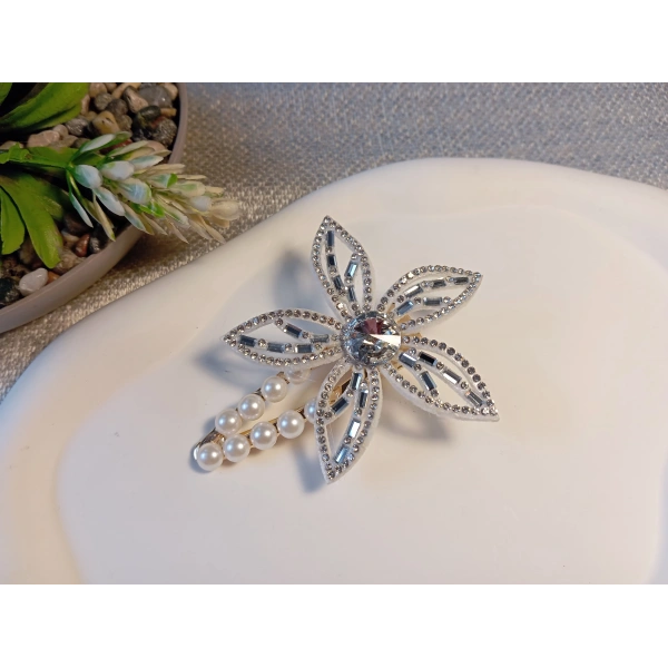 Euro Aksesuar Kristal Taşlı Çiçek Figürlü ve İncili Lüks Yan Toka Seti (Siyah, Gold, Gümüş)