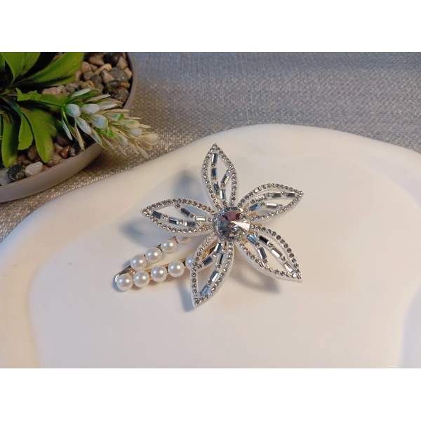 Euro Aksesuar Kristal Taşlı Çiçek Figürlü ve İncili Lüks Yan Toka Seti (Siyah, Gold, Gümüş)