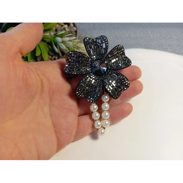 Euro Aksesuar Kristal Taşlı Çiçek Figürlü ve İncili Lüks Yan Toka