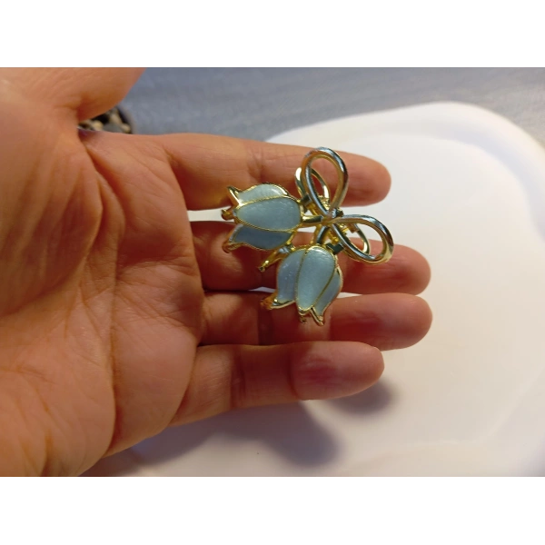 Euro Aksesuar Bahar Serisi Lale Figürlü ve Fiyonk Detaylı Altın Kaplama Mini Metal Mandal Toka - 3 cm