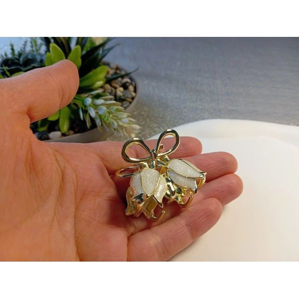 Euro Aksesuar Bahar Serisi Lale Figürlü ve Fiyonk Detaylı Altın Kaplama Mini Metal Mandal Toka - 3 cm