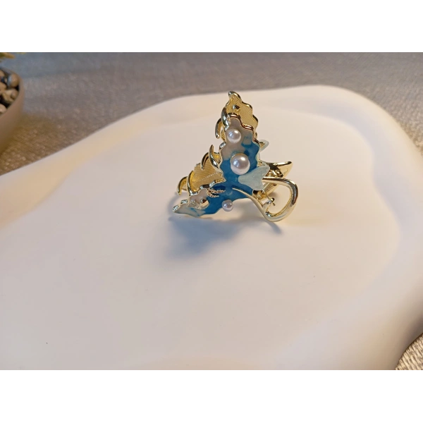 Euro Aksesuar Okyanus Serisi İncili ve Balık Kuyruğu Figürlü Altın Kaplama Metal Mandal Toka - 3 cm