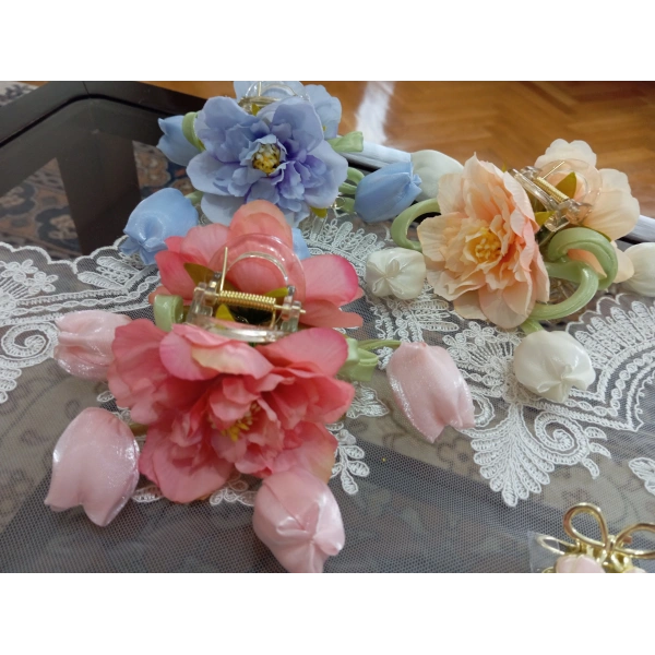 Euro Aksesuar Romantik Bahar Serisi Lale ve Şakayık Detaylı Büyük Boy Çiçekli Mandal Toka