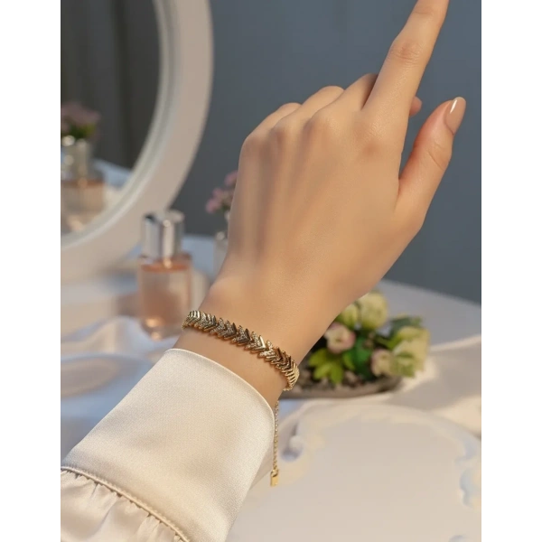 Euro Aksesuar 14K Altın Kaplama V-Şekilli Zirkon Taşlı Xuping Bayan Bileklik (17-19 cm)