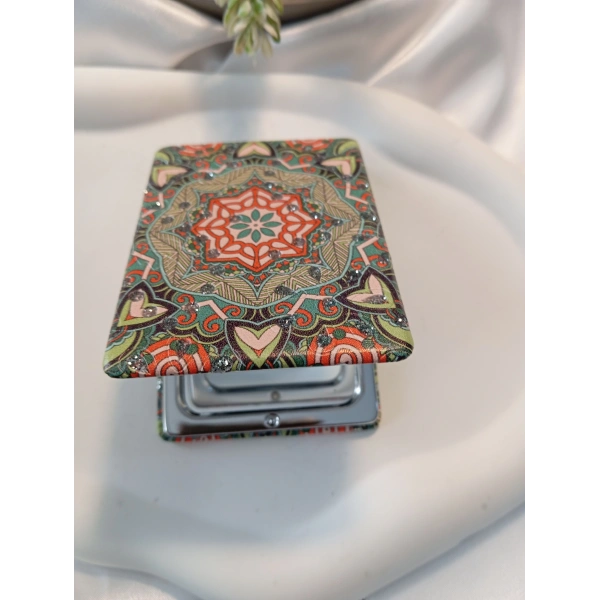 Yeşil ve Turuncu Tonlarında Mandala Desenli Işıltılı Dikdörtgen Cep Aynası (7x1 cm)