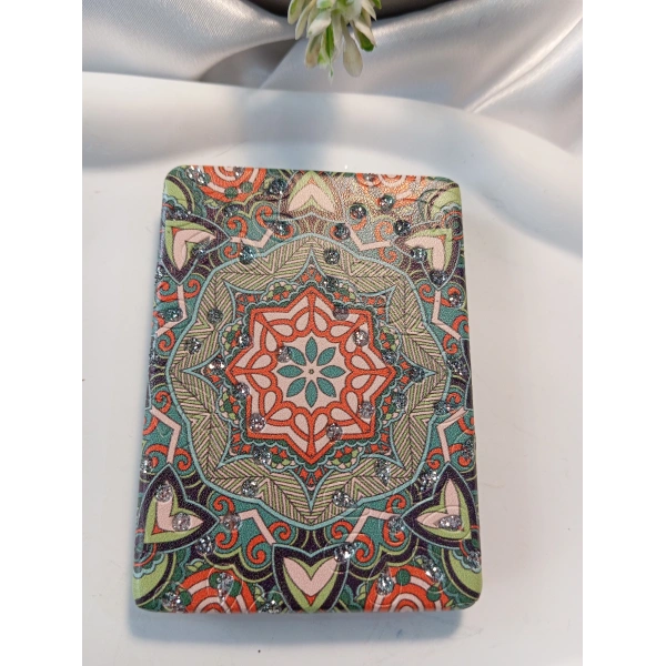 Yeşil ve Turuncu Tonlarında Mandala Desenli Işıltılı Dikdörtgen Cep Aynası (7x1 cm)