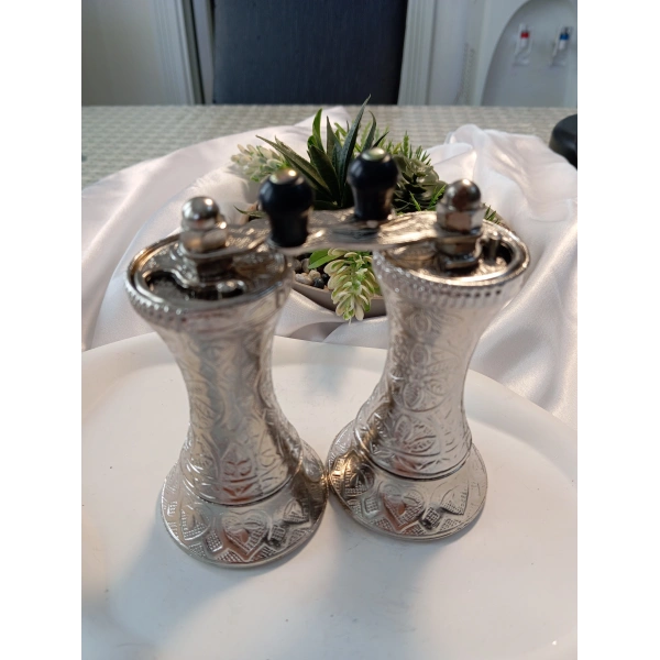 Otantik Zamak Tuz, Karabiber ve Baharat Değirmeni (11 cm)